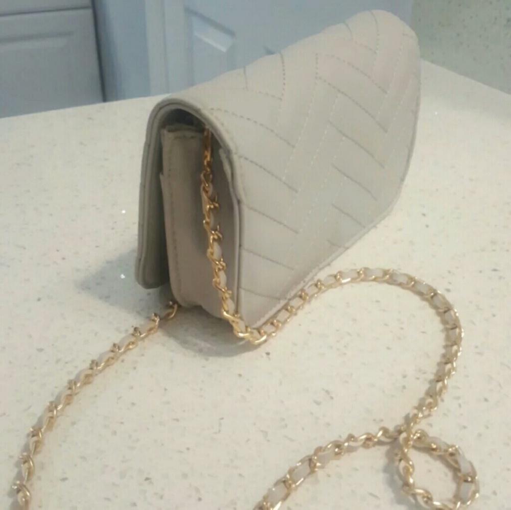 Bebe Crossbody - Picture 4 of 4